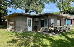 1023 Thompson Beach Road, Redfield, SD 57469