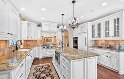 4800 Stonebridge Dr, Hampton, PA 15044