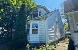 12 Maolis Ave, Bloomfield Twp., NJ 07003-2313