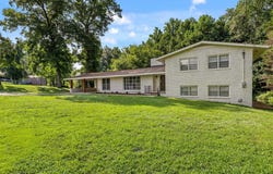 105 Fountain St, Sheffield, AL 35660