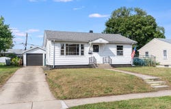 124 Riverside Drive, Montgomery, IL 60538