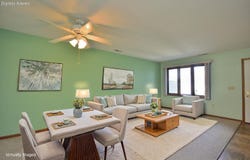 306 Hartford Sq, Hartford, WI 53027