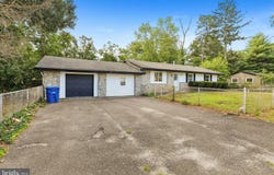 205 ROBIN Road, BROWNS MILLS, NJ 08015