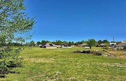 17530 W Tray Road, Tahlequah, OK 74464