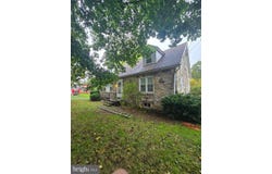5692 ALLENTOWN Pike, READING, PA 19605