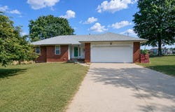 221 E New Melville Road, Willard, MO 65781