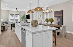 933 Chinon, Irvine, CA 92618