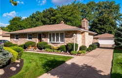 7930 Royalview Drive, Parma, OH 44129