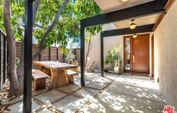 6826 Iris Cir, Los Angeles, CA 90068