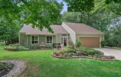 717 Mansfield Cir, Hartland, WI 53029