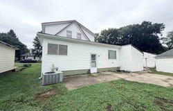 421 Sargent St, Akron, IA 51001
