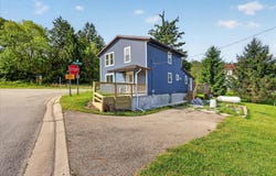 1387 E Riverside Drive, Ionia, MI 48846