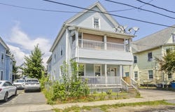34 E School St, West Springfield, MA 01089