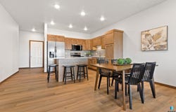 8103 E 44th St, Sioux Falls, SD 57110