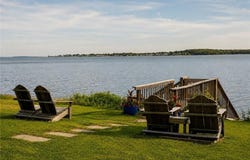 16 E Andrew Comstock Avenue, Warwick, RI 02886