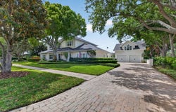 445 PARK Avenue, BELLEAIR, FL 33756