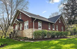 8609 W 121st Street, Palos Park, IL 60464