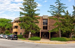 925 Spring Hill Drive, Northbrook, IL 60062