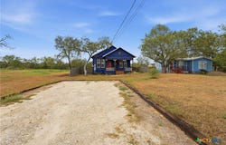 1930 Dreyer Lane, Gonzales, TX 78629
