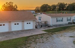 10135 CR 8010, West Plains, MO 65775