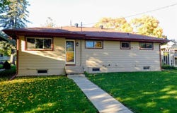 806 N 7th St, Virginia, MN 55792