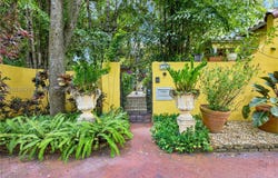 650 NE 76th St, Miami, FL 33138