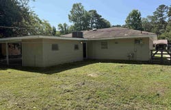 2202 Helena St, El Dorado, AR 71730