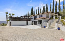 567 Lone Oak Dr, Thousand Oaks, CA 91362