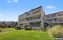 1225 River Road, Edgewater, NJ 07020