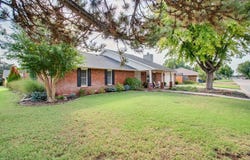 1009 Briar Ridge Rd, Enid, OK 73703