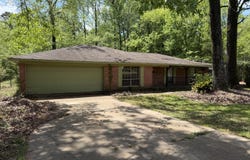 865 Fairfax Circle, Jackson, MS 39211