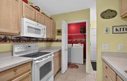 718 W Barrington Circle, Jackson, MI 49203