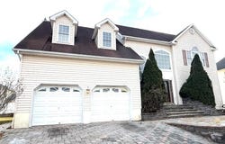 11 Decicco Drive, Raritan, NJ 08869