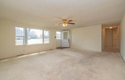 1023 E Mckinsey St, Moberly, MO 65270