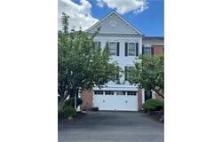 959 Montclair Dr, Moon/Crescent Twp, PA 15108