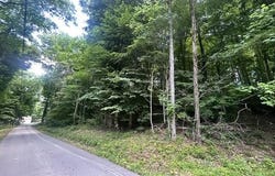 1 Godsey Avenue, Whitley City, KY 42653