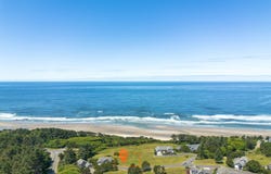 16 Nantucket Drive, Cloverdale, OR 97112