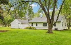 N68W29376 Hartling Rd, Hartland, WI 53029