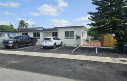 9415 SW 38th St, Miami, FL 33165