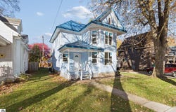 117 E Wright Avenue, Shepherd, MI 48883