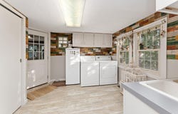 46652 Riverview Dr, La Crescent, MN 55947