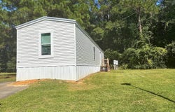 2101 Ladnier Rd, Gautier, MS 39553