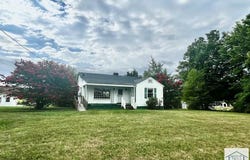 100 Fairsky Dr, Ridgeway, VA 24148