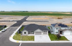 8613 Dusty Maiden Dr, Pasco, WA 99301