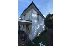 109 Broad St, Morris, NY 13808
