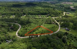 60 Sugarcreek Trail, GALENA, IL 61036