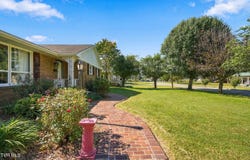 1046 N Elm Avenue, Erwin, TN 37650