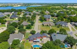 1907 Clearview Drive, Ennis, TX 75119