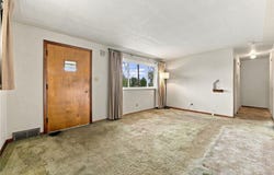 59 Central Ave, N Versailles, PA 15137