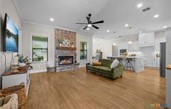 932 Gallant Fox Road, Hewitt, TX 76643